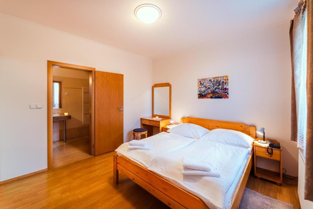 Hotel Velká Klajdovka Brno Esterno foto