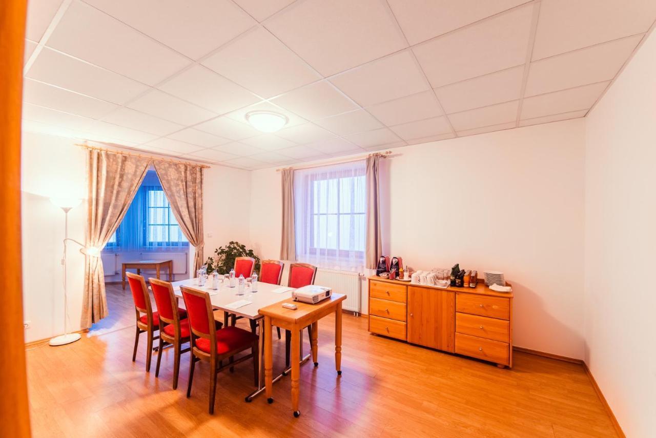 Hotel Velká Klajdovka Brno Esterno foto